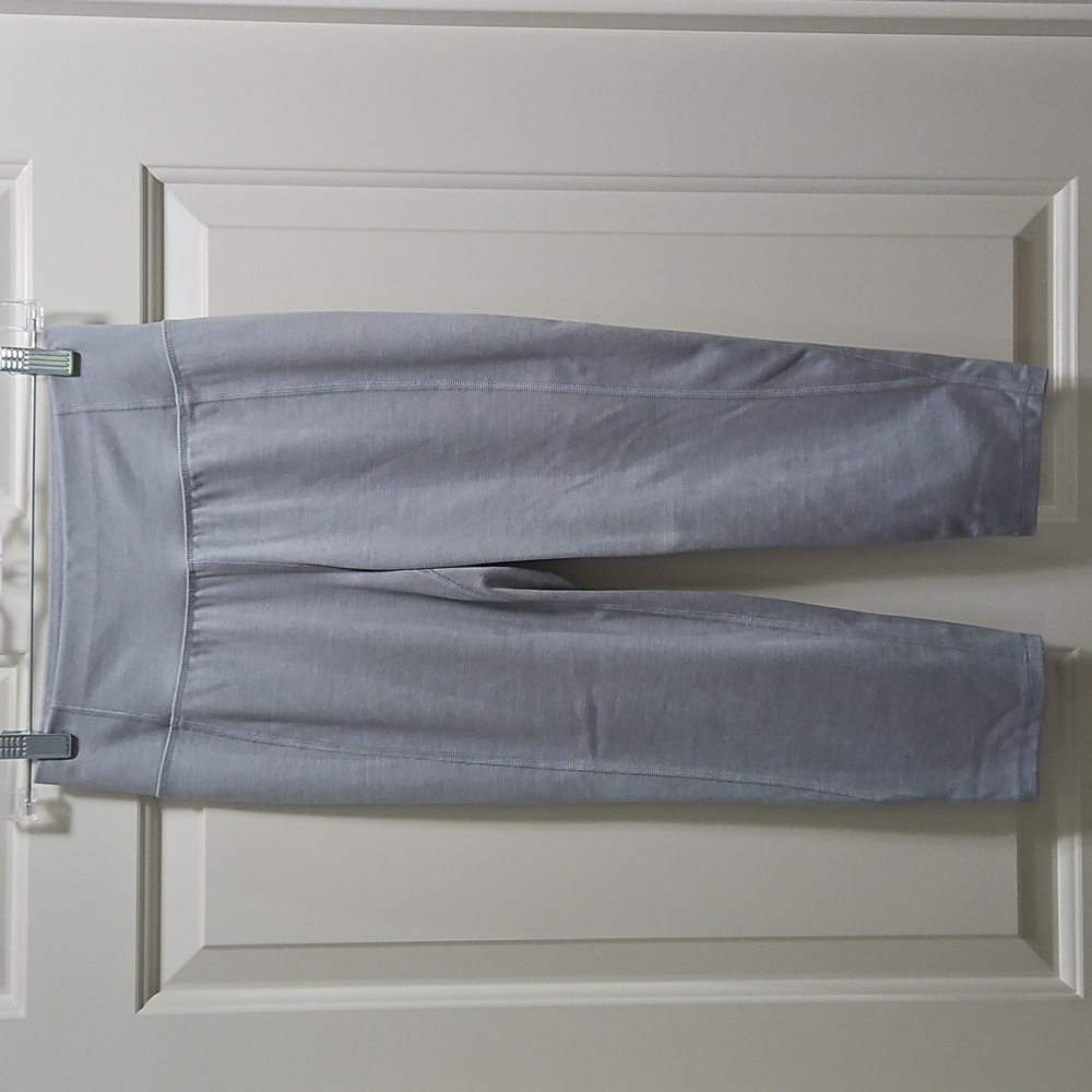 MTA Sport Athletic Capris Size Small Gray